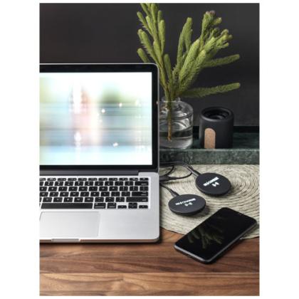 SCX.design W12 wireless charging station - Image 3